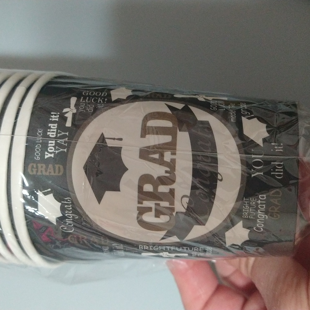 ✨✨✨ Grad Paper Cups - Picture 5 of 9